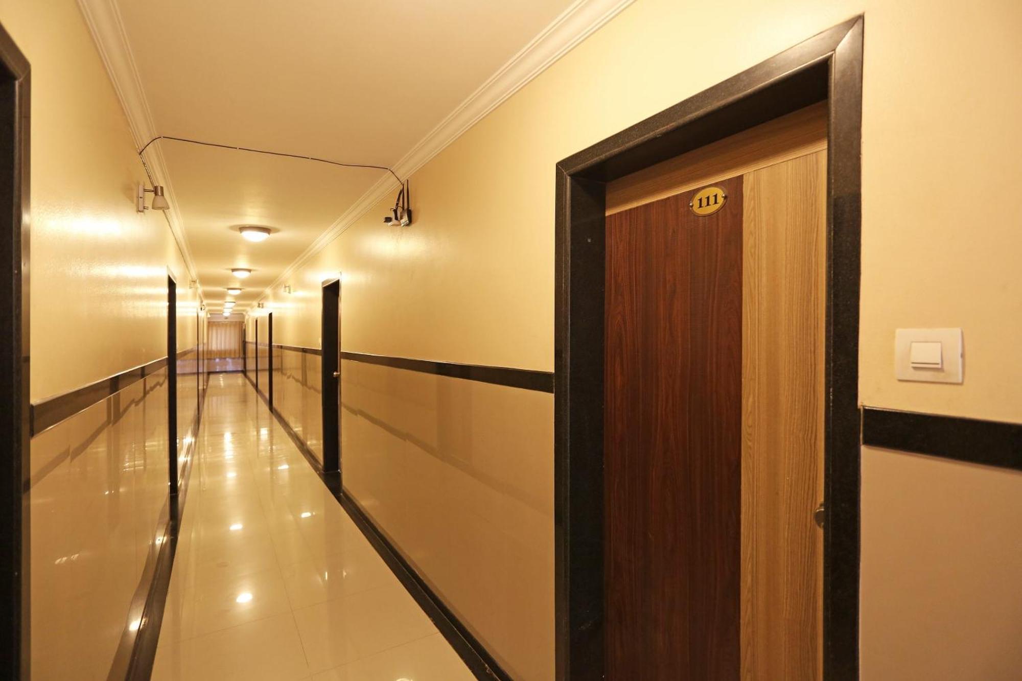SPOT ON 10418 Hotel Sai Pancham Shirdi Exterior foto